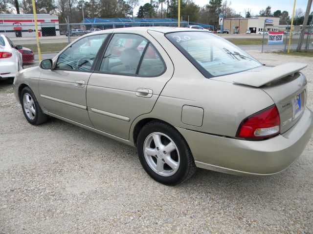 Nissan Sentra 2001 photo 1