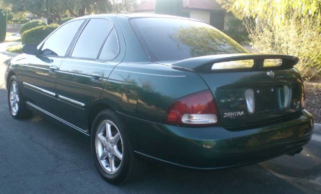Nissan Sentra 2001 photo 2