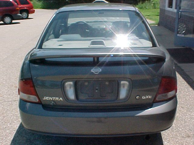 Nissan Sentra 2001 photo 1