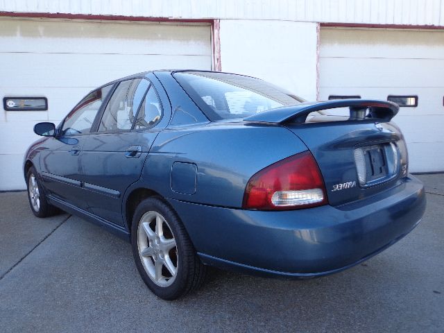 Nissan Sentra 2001 photo 2