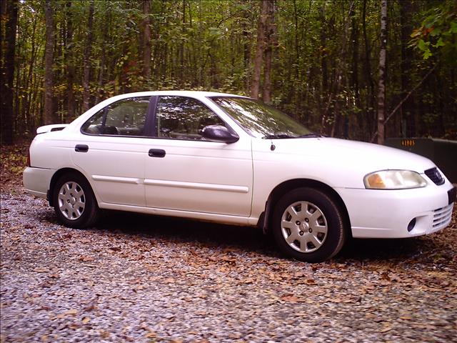 Nissan Sentra 2001 photo 1