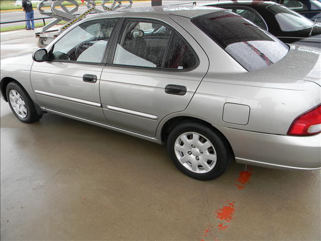 Nissan Sentra 2001 photo 1
