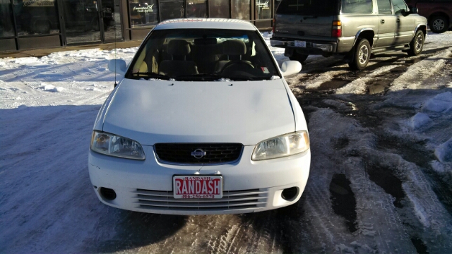Nissan Sentra 2001 photo 1