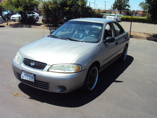 Nissan Sentra 2001 photo 2