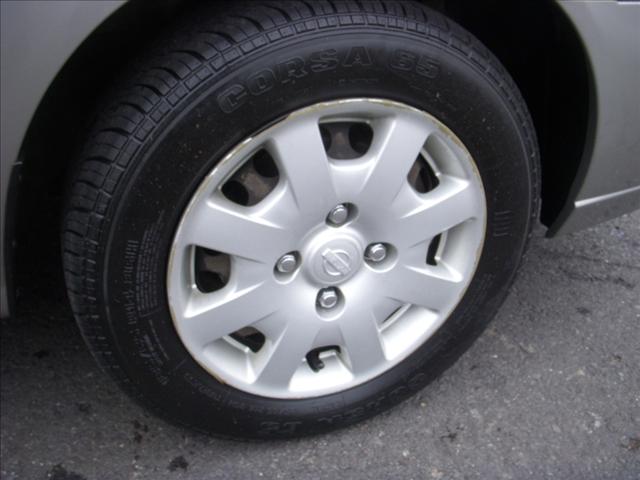 Nissan Sentra 2001 photo 3