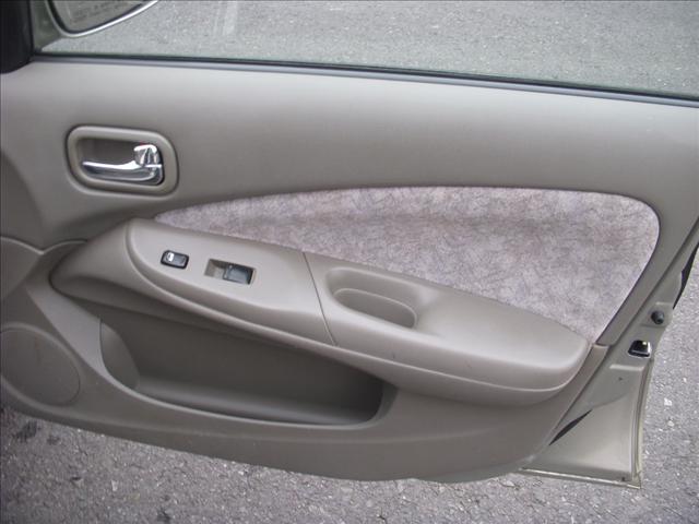 Nissan Sentra 2001 photo 4