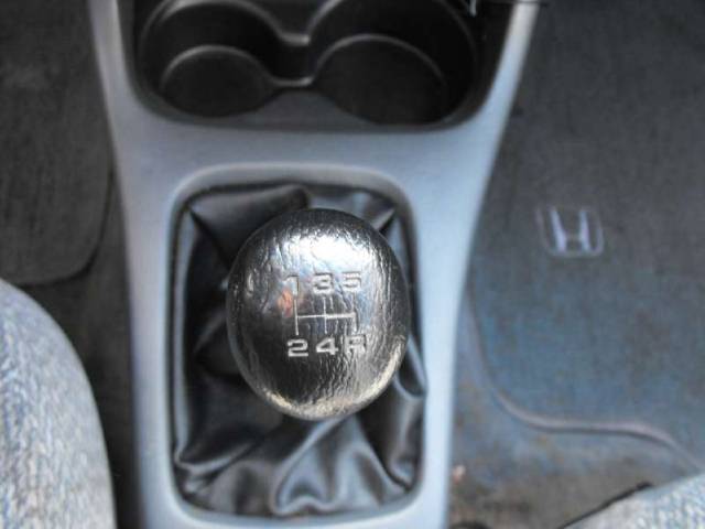 Nissan Sentra 2001 photo 2