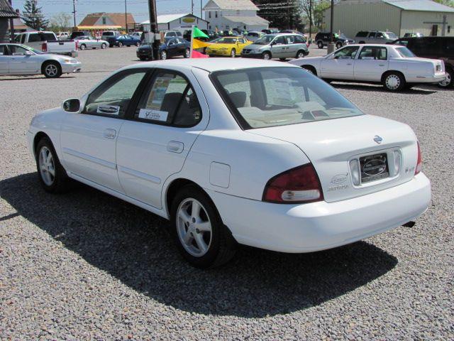 Nissan Sentra 2001 photo 1