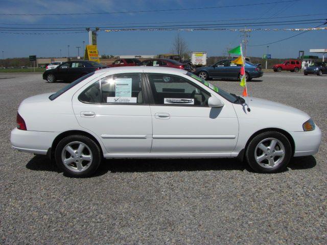 Nissan Sentra 2001 photo 2