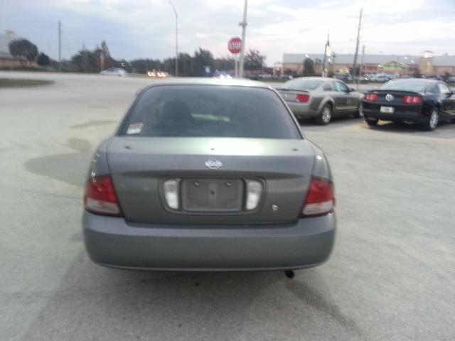 Nissan Sentra 2001 photo 1