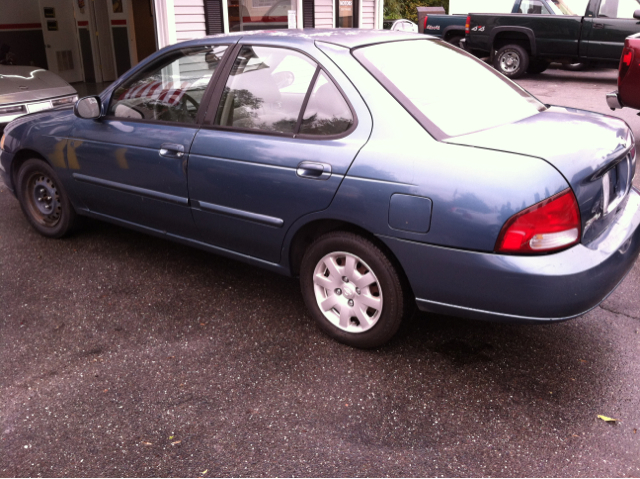 Nissan Sentra 2001 photo 1