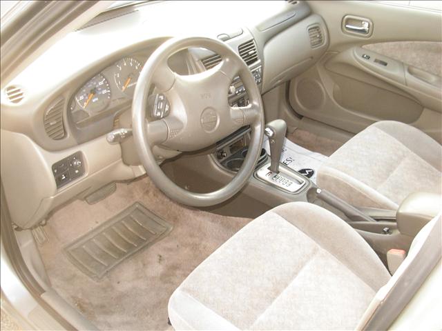 Nissan Sentra 2001 photo 1