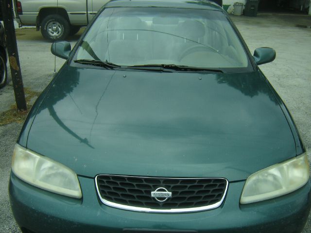 Nissan Sentra 2001 photo 1