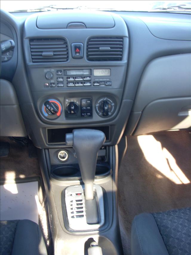Nissan Sentra 2001 photo 4