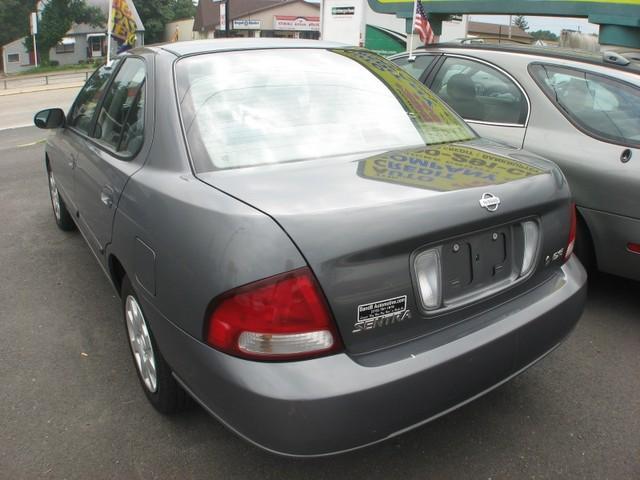 Nissan Sentra 2001 photo 2