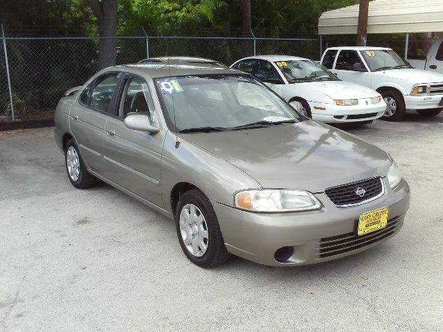 Nissan Sentra 4dr Sdn I4 Manual LE (natl) Sedan Sedan