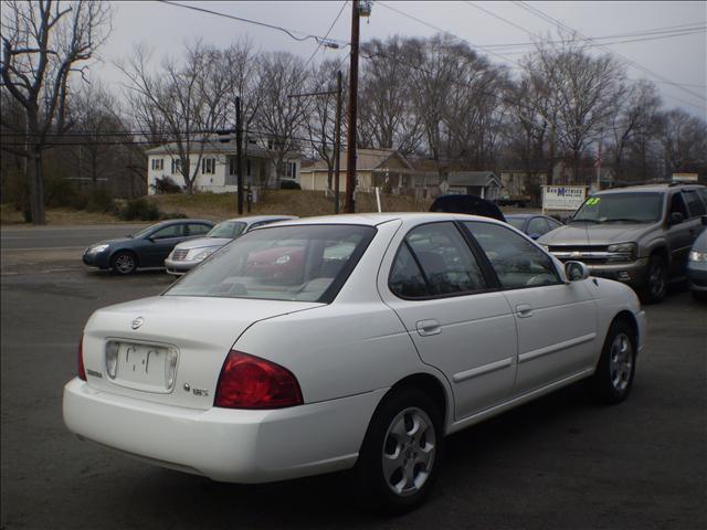 Nissan Sentra 2004 photo 2