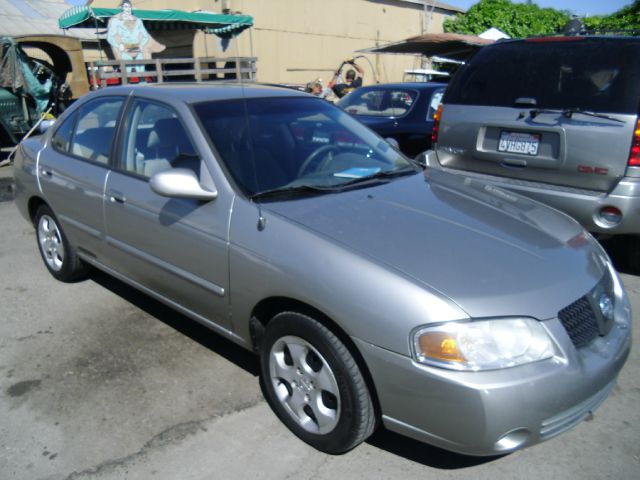 Nissan Sentra E43 Sedan