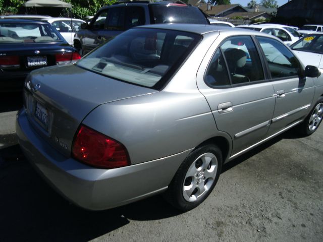Nissan Sentra 2004 photo 1