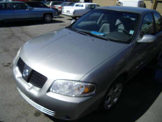 Nissan Sentra 2004 photo 2