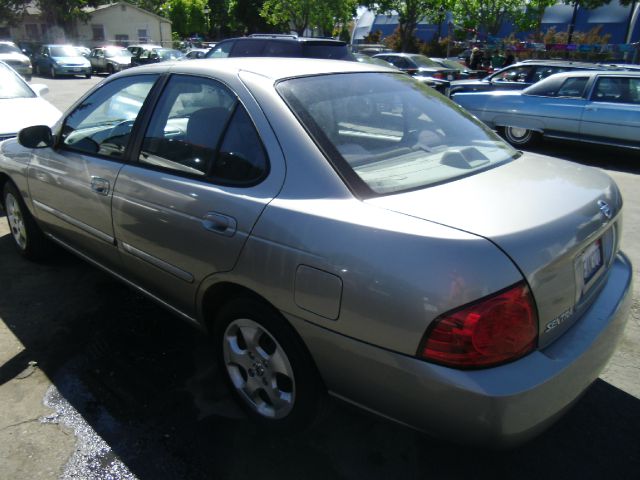 Nissan Sentra 2004 photo 9