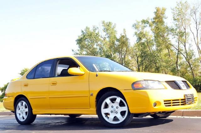 Nissan Sentra Crew Cab Standard Box 4-wheel Drive SLE Sedan