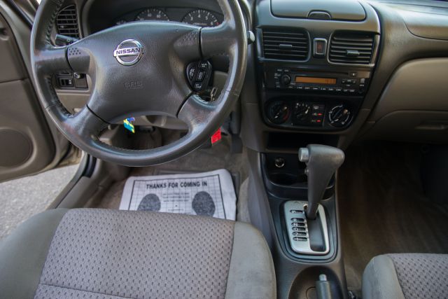 Nissan Sentra Pickupslt Quad Cab SWB 4WD 4x4 Truck Sedan