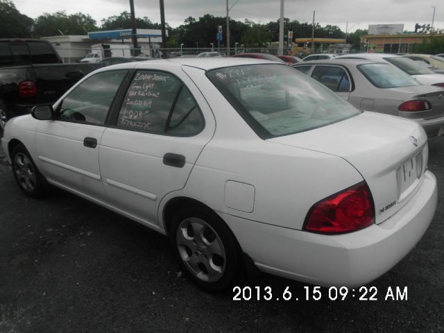 Nissan Sentra 2004 photo 2