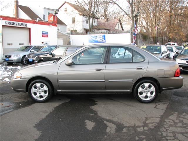 Nissan Sentra 2004 photo 2