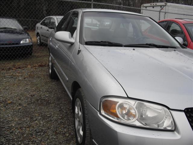 Nissan Sentra 2004 photo 2