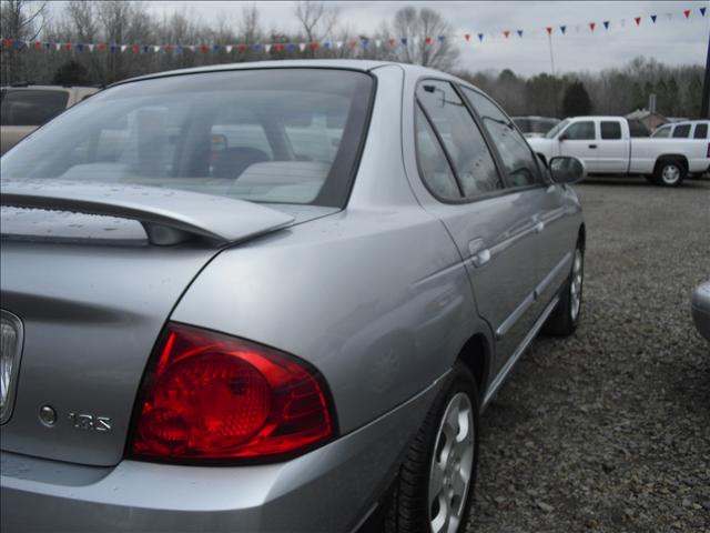 Nissan Sentra 2004 photo 3