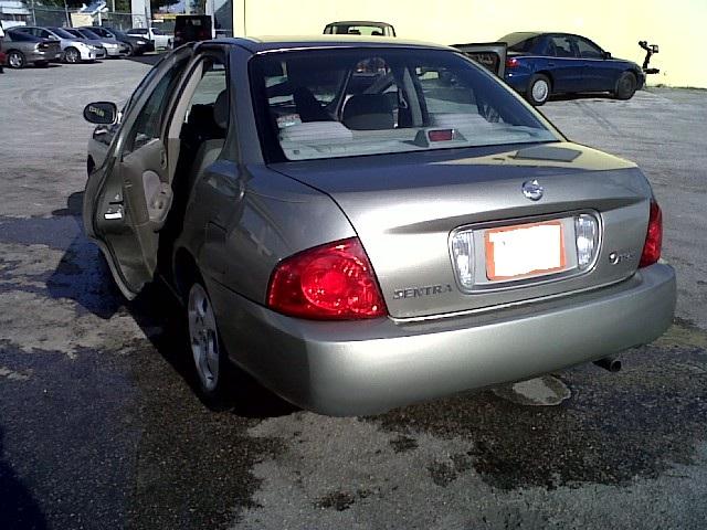 Nissan Sentra 2004 photo 2