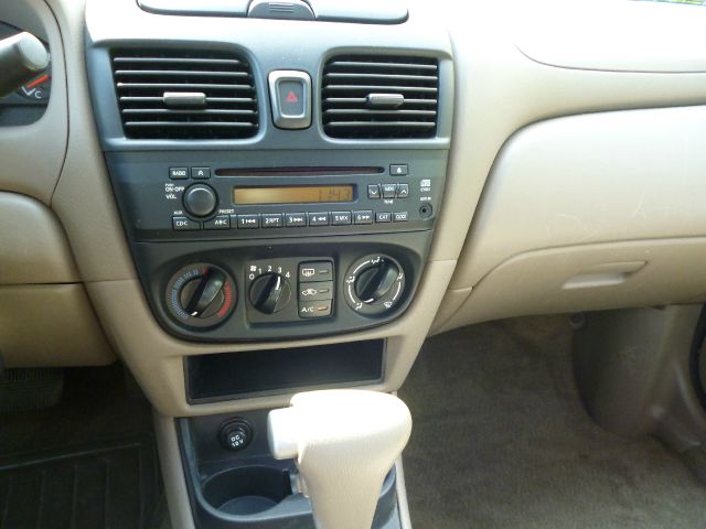 Nissan Sentra 2004 photo 4