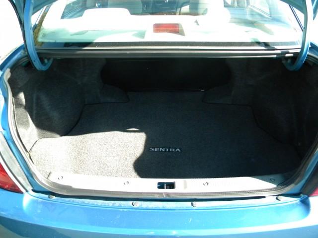 Nissan Sentra 2004 photo 2