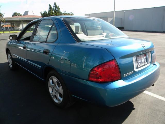 Nissan Sentra 2004 photo 4
