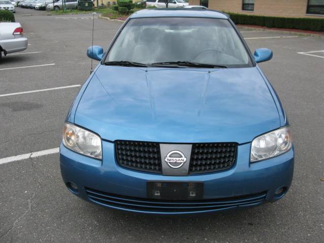 Nissan Sentra 2004 photo 1