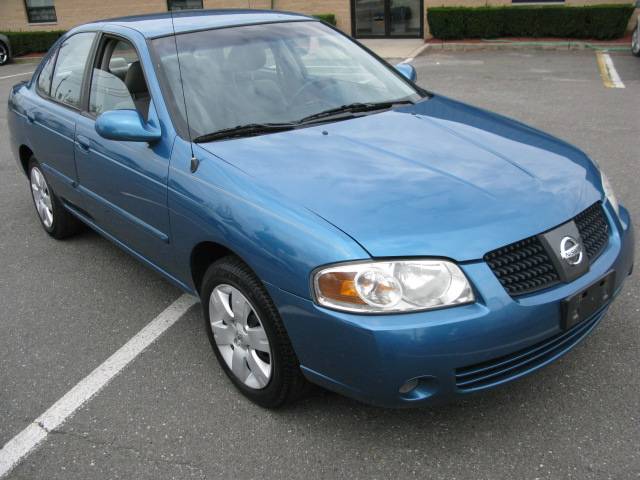 Nissan Sentra 2004 photo 2