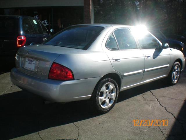 Nissan Sentra 2004 photo 3