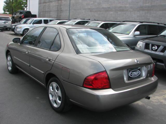 Nissan Sentra 2004 photo 1
