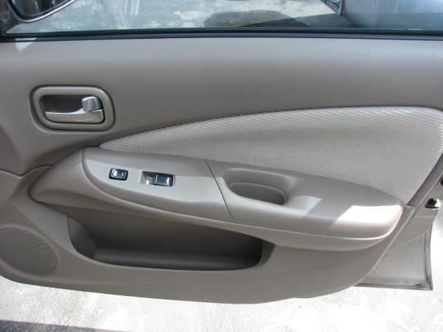 Nissan Sentra 2004 photo 11