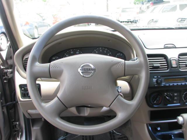 Nissan Sentra 2004 photo 17