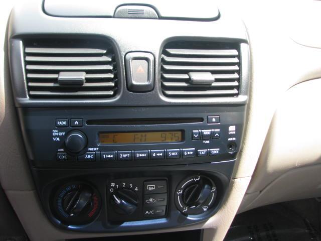 Nissan Sentra 2004 photo 18