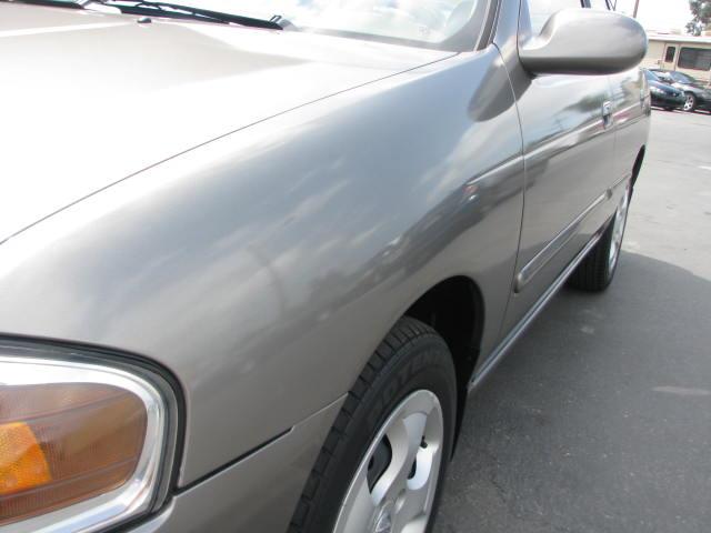 Nissan Sentra 2004 photo 21