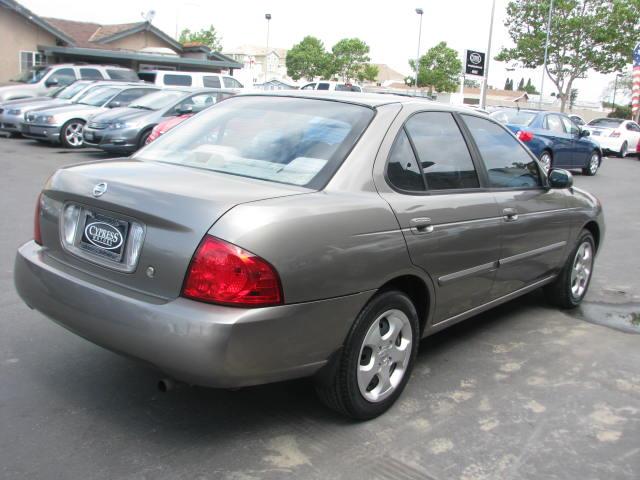 Nissan Sentra 2004 photo 23