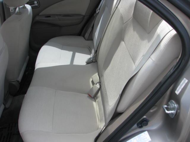 Nissan Sentra 2004 photo 9