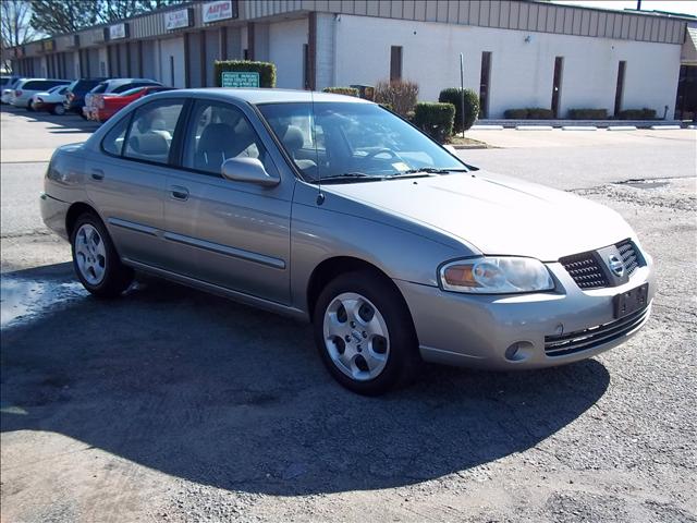 Nissan Sentra 2004 photo 2