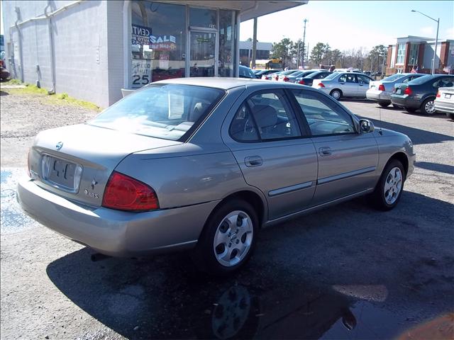 Nissan Sentra 2004 photo 4