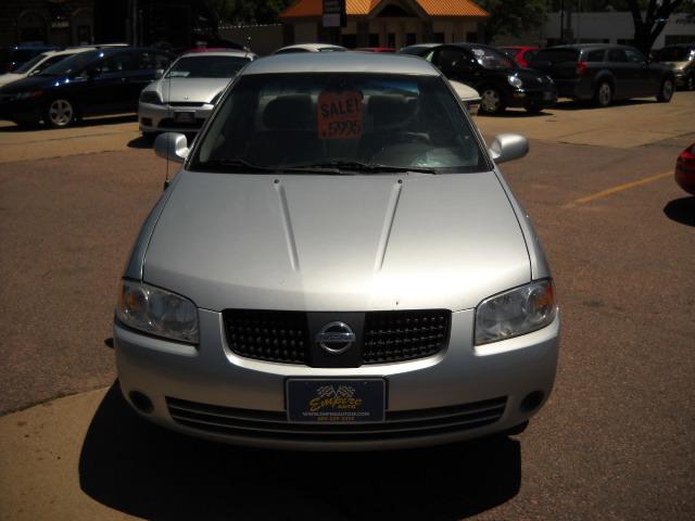 Nissan Sentra 2004 photo 2