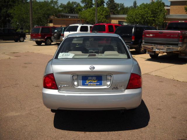 Nissan Sentra 2004 photo 4