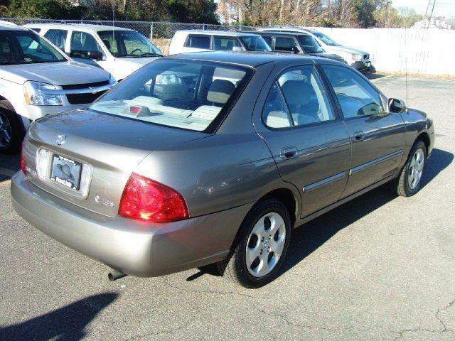 Nissan Sentra 2004 photo 2